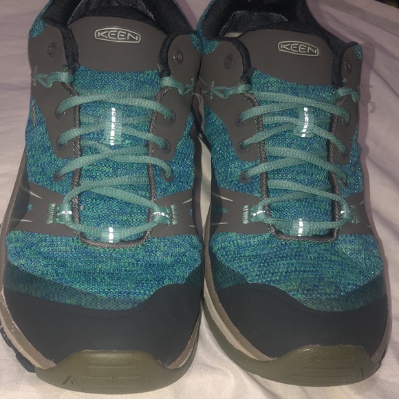 KEEN Waterproof Hiking Shoes - Picture 4 of 10